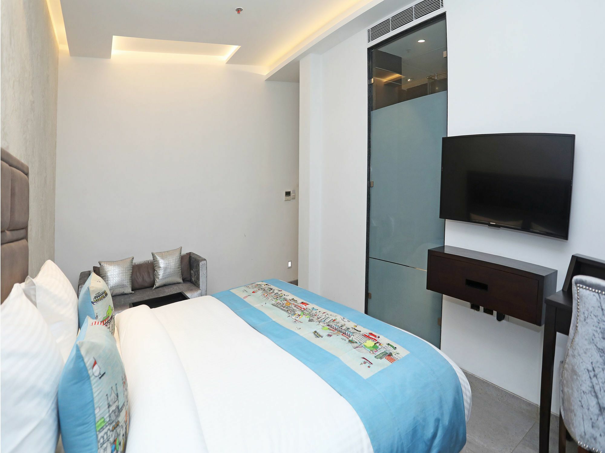 Oyo 11071 Hotel Tisya Делхи Екстериор снимка